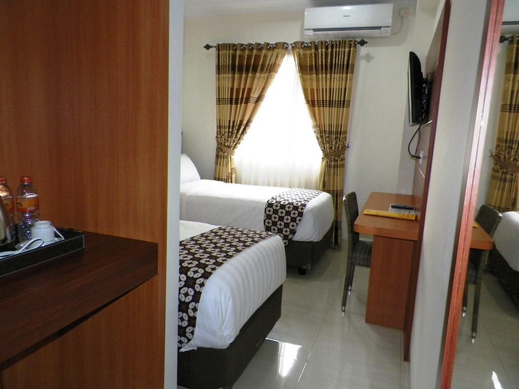 Maranatha Grand Hotel Yogyakarta Oda fotoğraf